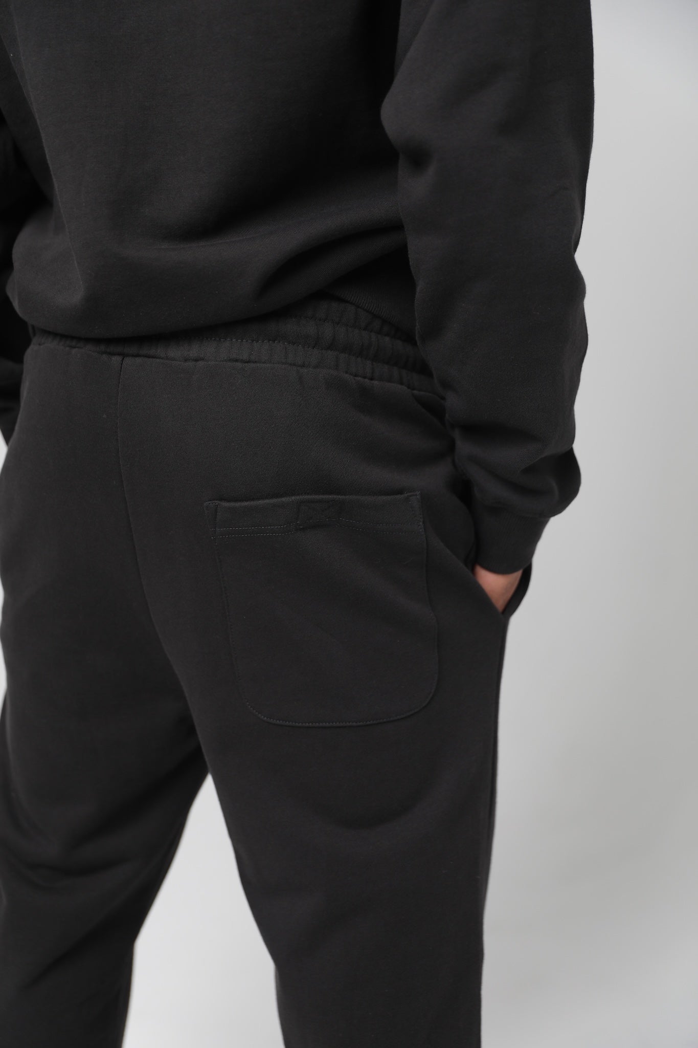 LENOX AVE BLACK SWEATPANTS – Georgio's