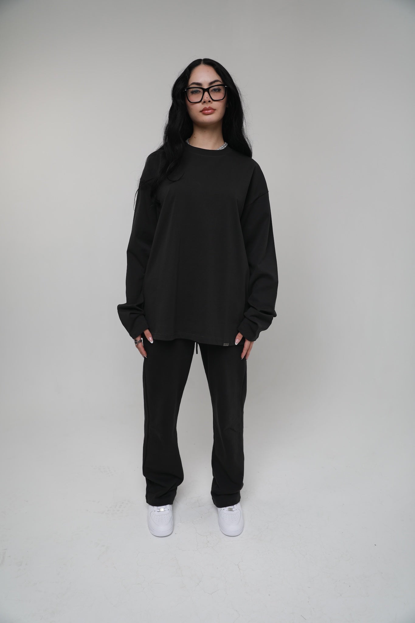LENOX AVE BLACK LONG SLEEVE TEE – Georgio's