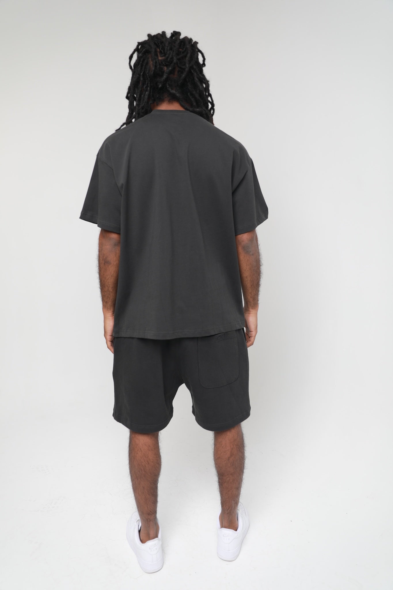 LENOX AVE BLACK SHORT SLEEVE TEE